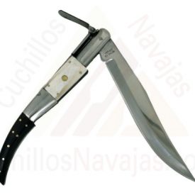 Artigianato Coltello Manico Toro Asta 275x275 - Grande varietà di coltelli da caccia
